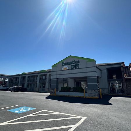 Executive Inn Locust Grove By Capital O Luaran gambar